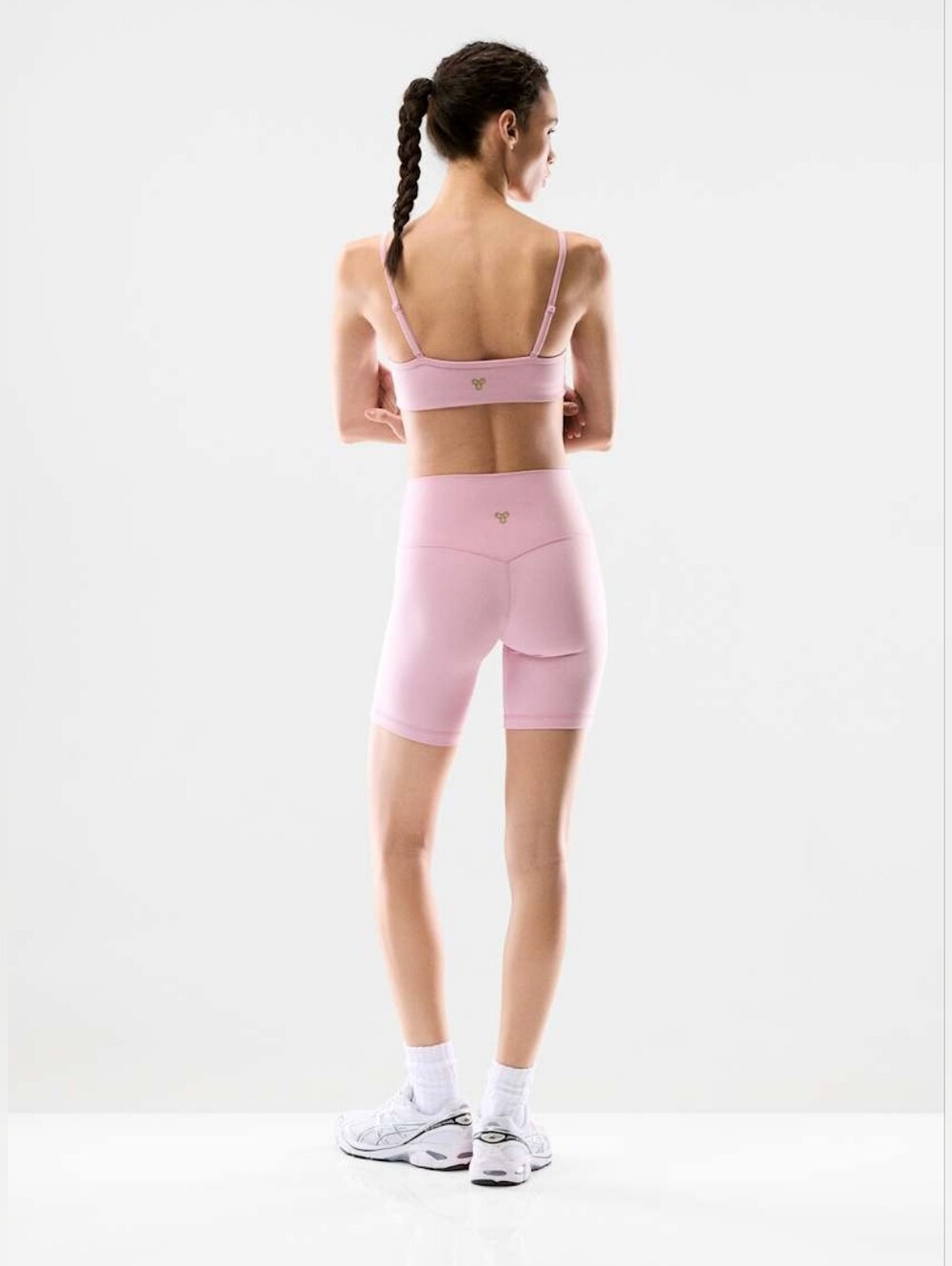 aritzia x TnaButter 7" shorts